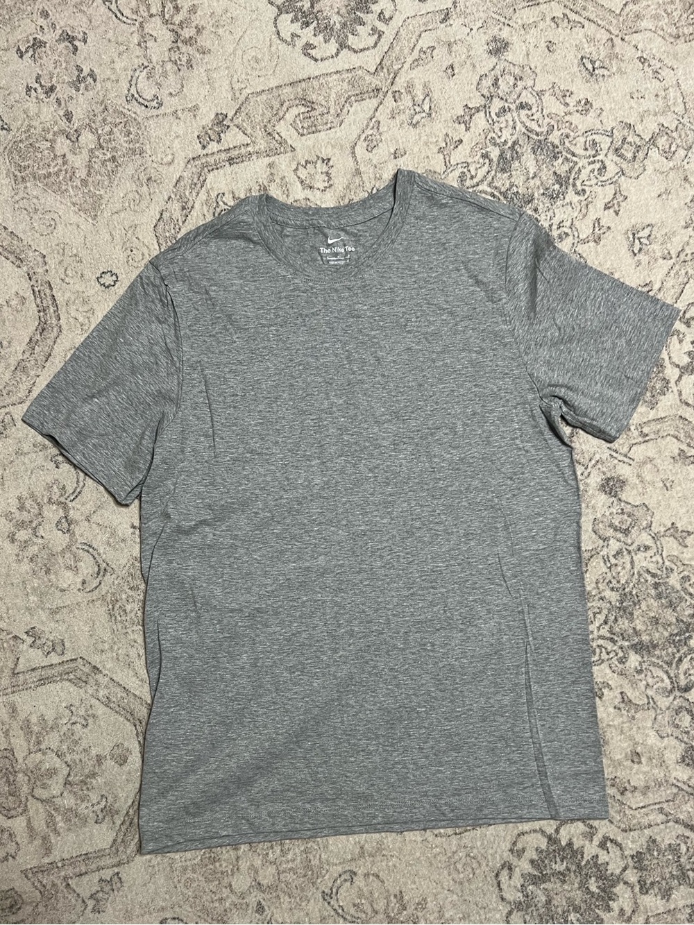 The Nike Tee Dark Heather Grey
